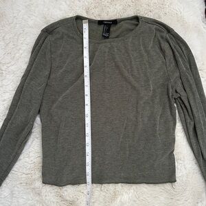 Forever21 green ribbed long sleeve crop top, size large